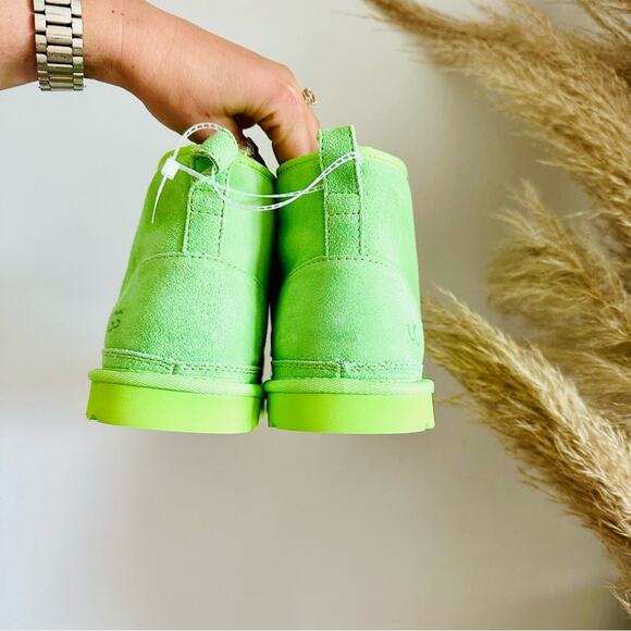 NEW UGG Suede Fur Neumal Boot Lace Up Chukka Ankle Booties Parakeet Green 13 - Picture 4 of 16
